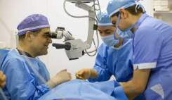 عمل جراحی چشم در شهرستان زلزله زده ثلاث باباجانی  <img src="/images/picture_icon.gif" width="16" height="13" border="0" align="top">