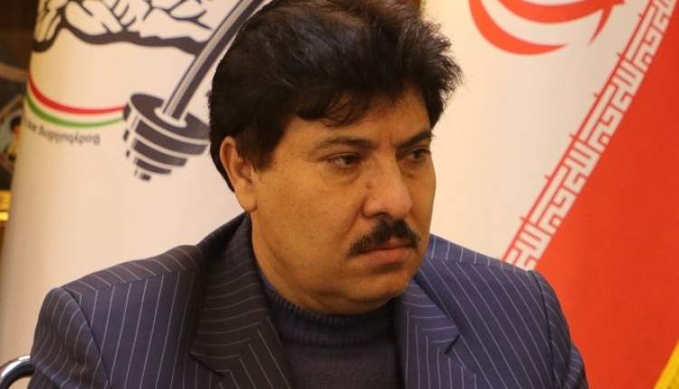 گمرک بی‌دلیل به صنایع دارویی کشور گیر سه پیچ می‌‎دهد