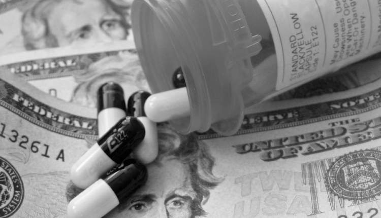 بازی با نرخ ارز، جان بیماران سرطانی و دیابتی را به خطر میاندازد بازی با نرخ ارز، جان بیماران سرطانی و دیابتی را به خطر میاندازد