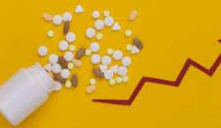 ۳۰ همت بدهی معوق دانشگاهها، بیماران را بیدارو میکند ۳۰ همت بدهی معوق دانشگاهها، بیماران را بیدارو میکند