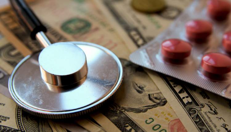 کنترل نوسانات ارزی تجهیزات پزشکی برای جلوگیری از فشار هزینه به بیماران