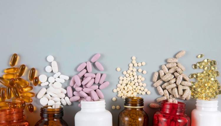 بازار و قیمت مکمل‌ها تحت کنترل است