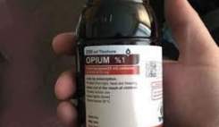 تجمع و اعتراض جمعی از درمانگران اعتیاد به کمبود شربت تریاک